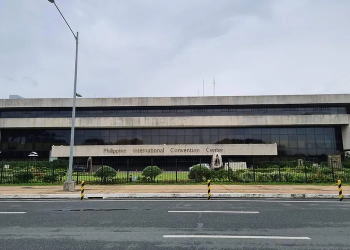 Cozy Shore With Balcony Near Mall Of & Airport 公寓 *