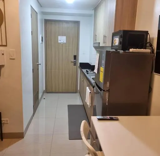Cozy Shore With Balcony Near Mall Of & Airport 公寓 马尼拉