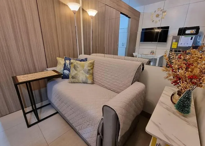 Cozy Shore With Balcony Near Mall Of & Airport 公寓 马尼拉