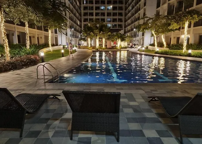 Cozy Shore With Balcony Near Mall Of & Airport 公寓 *