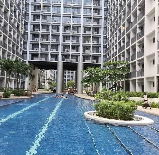 Cozy Shore With Balcony Near Mall Of & Airport *
