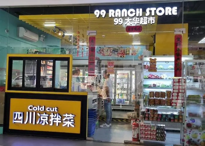 Cozy Shore With Balcony Near Mall Of & Airport *